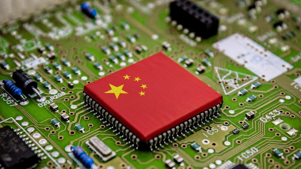 China acelera la carrera de la IA: cuadruplicará su poder de cómputo para 2030