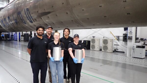 Chips en el Espacio: Besxar Lanza Fábrica Orbital con SpaceX