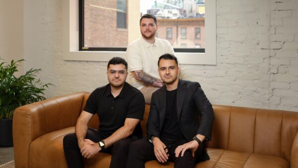 La startup que automatiza el aburrido trabajo de seguridad y compliance con IA