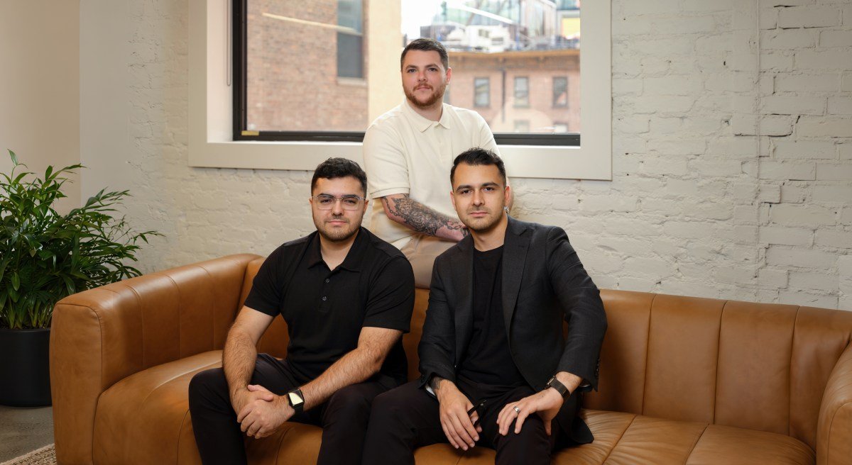 La startup que automatiza el aburrido trabajo de seguridad y compliance con IA