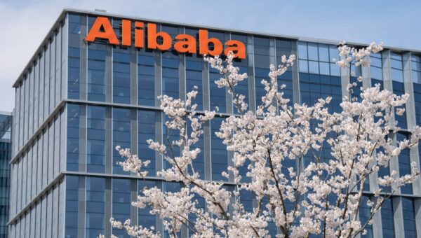 Alibaba reinventa la oficina: QwenBook, la tablet que piensa