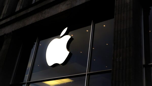 Apple pacta con Alibaba: su IA llegará a China en diciembre con modelos locales