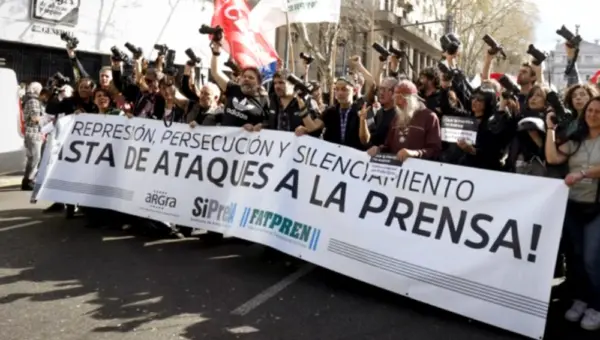 Periodistas en alerta: Estatuto en jaque ante la IA y el tiempo se agota