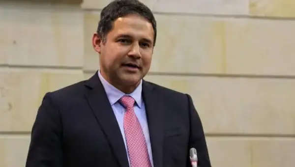 IA clona la voz del presidente del Senado colombiano: alerta por suplantación